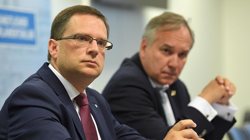 ÖVP-Klubobmann August Wöginger (l.) und FPÖ-Klubchef Walter Rosenkranz am Donnerstag bei der Pressekonferenz.