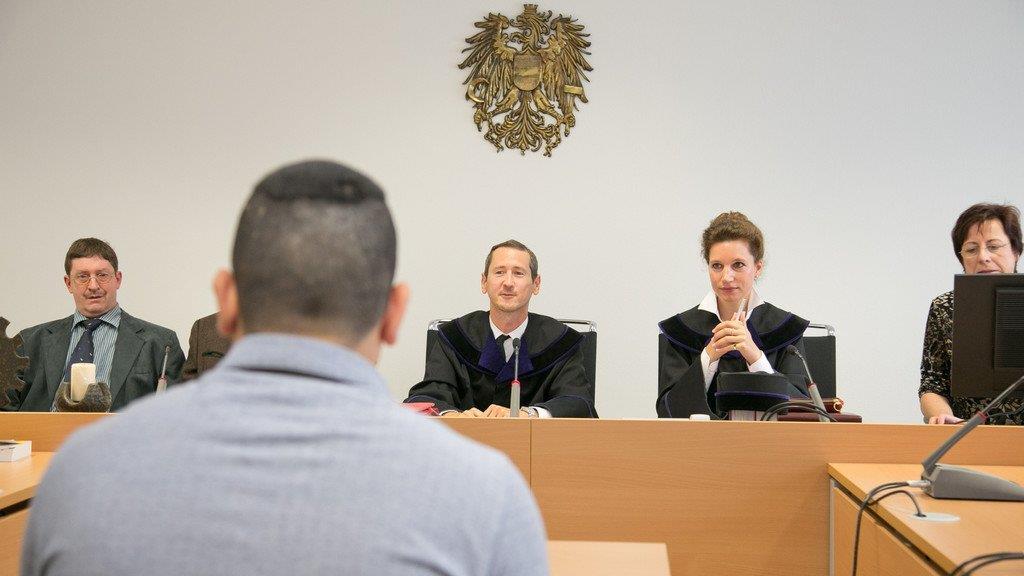 13-Jährige von "Ehemann" geschwängert: Prozess in Salzburg, II