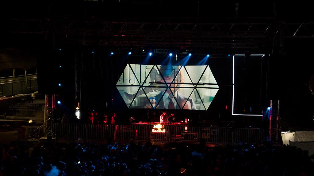 Rave on Snow
