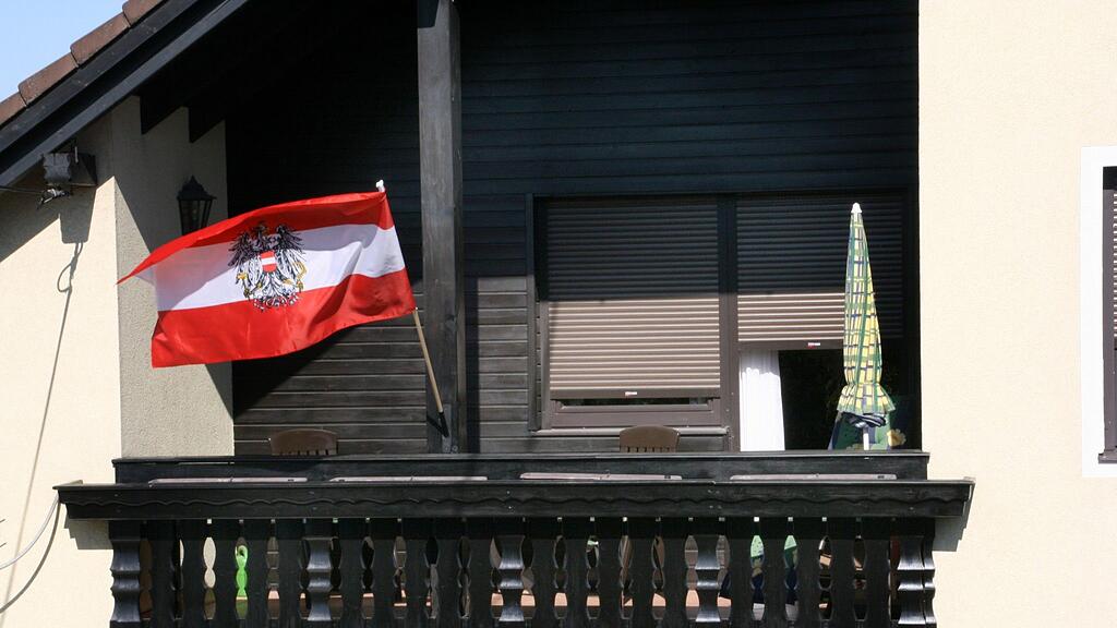 In wie vielen Salzburger Haushalten wird am Nationalfeiertag noch die rot-weiß-rote Fahne gehisst?