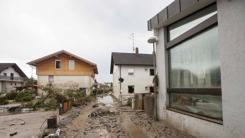 Aufräumarbeiten in Simbach