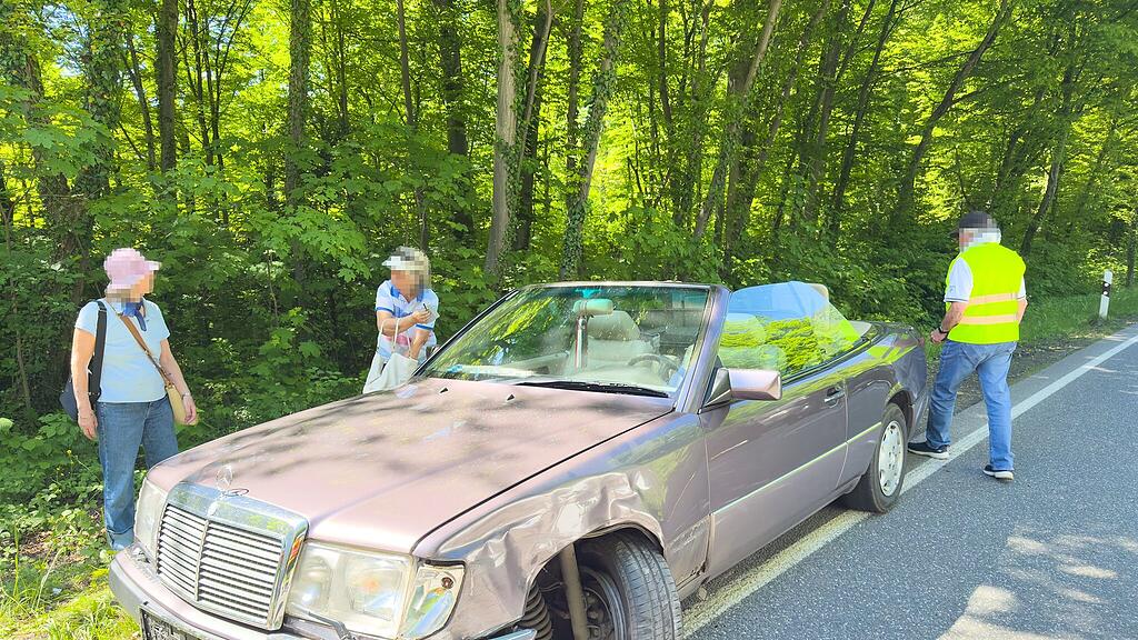 Oldtimer vs. Pkw auf B21 in Bad Reichenhall