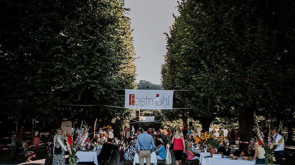 Festmahl im Mirabellgarten