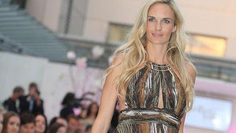 Fashion Night, V