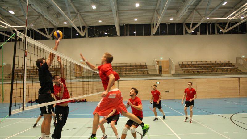 Leidenschaft und Kampf bieten die Toros auch im Training.