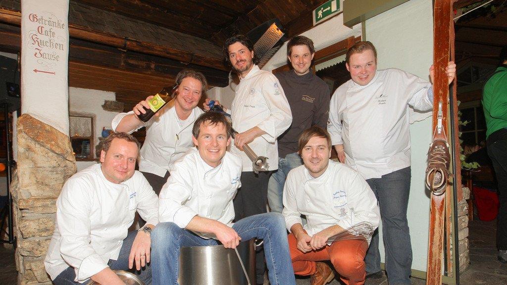 Haubenköche auf der Piste