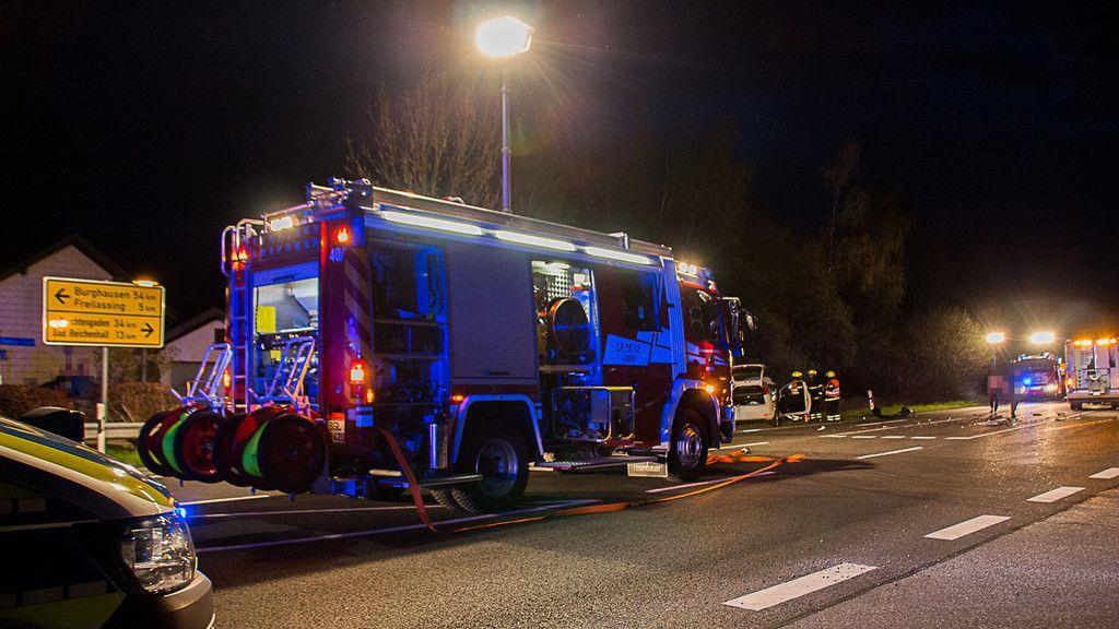 Fünf Verletzte bei Unfall auf der B20