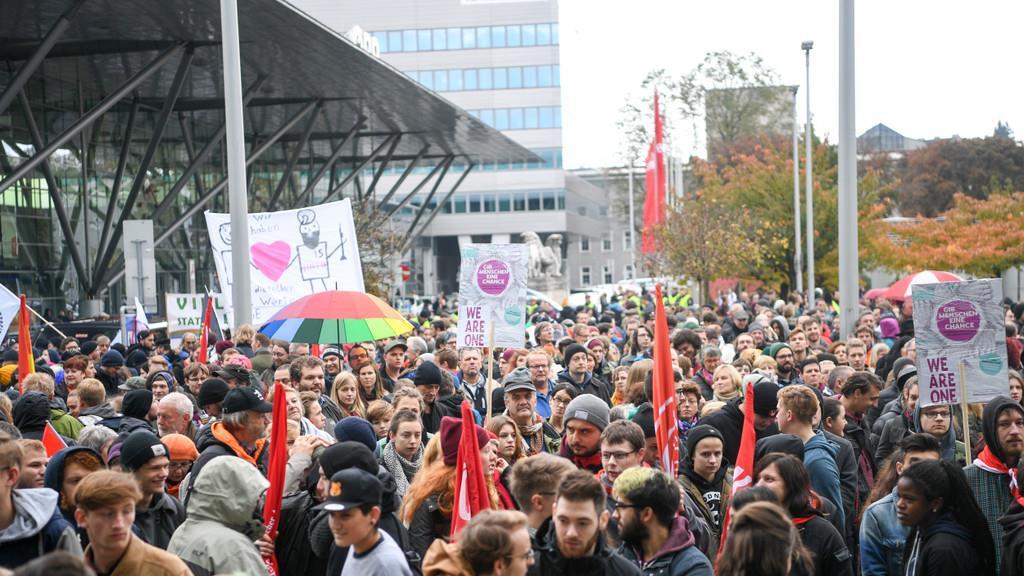 "Verteidiger Europas": Gegendemo