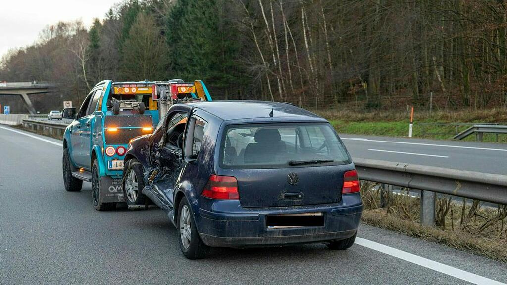 Die vier Insassen des gestohlenen Pkw wurden vorläufig festgenommen