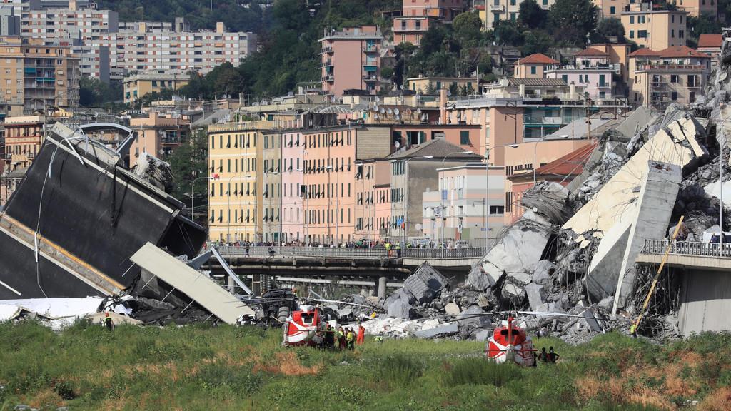 Autobahnbr\u00fccke st\u00fcrzt in Genua ein II
