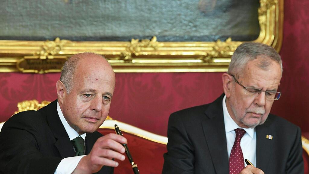 Übergangsregierung angelobt