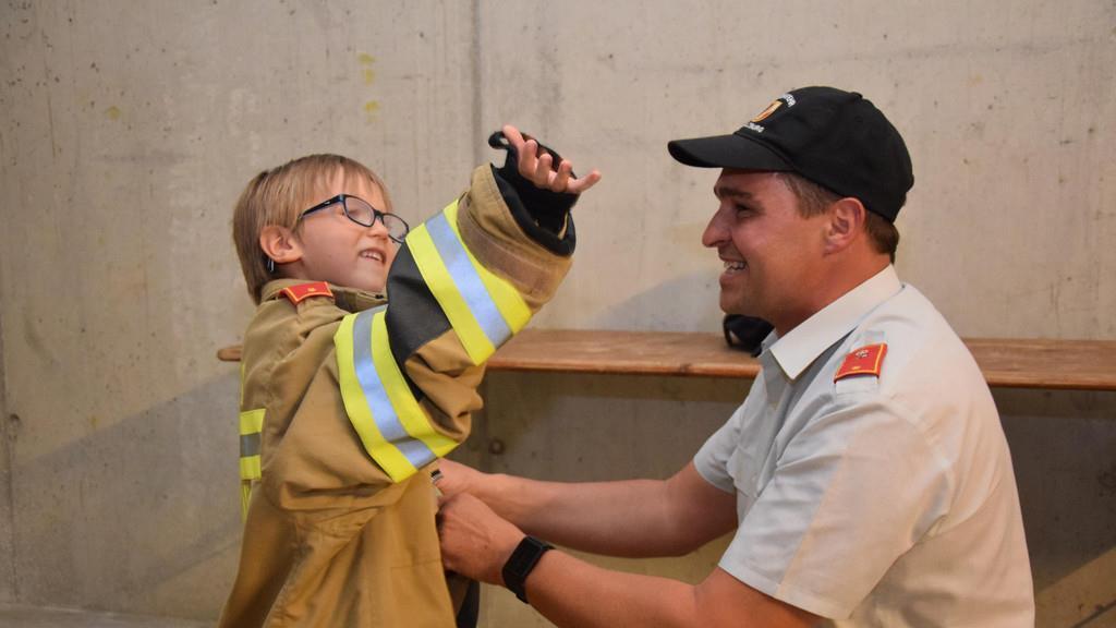 Kinderträume: Matthias bei der Feuerwehr