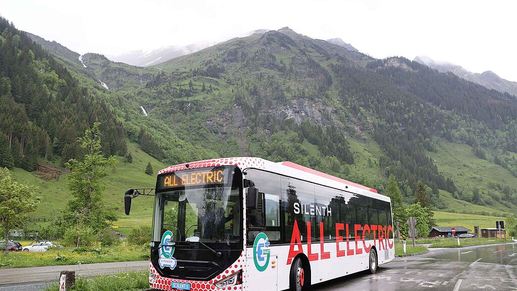 Elektro-Bus am Großglockner