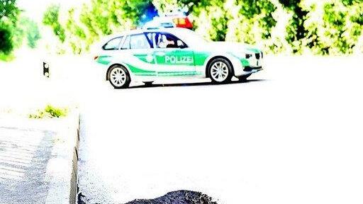 B20: Fahrbahn eingebrochen