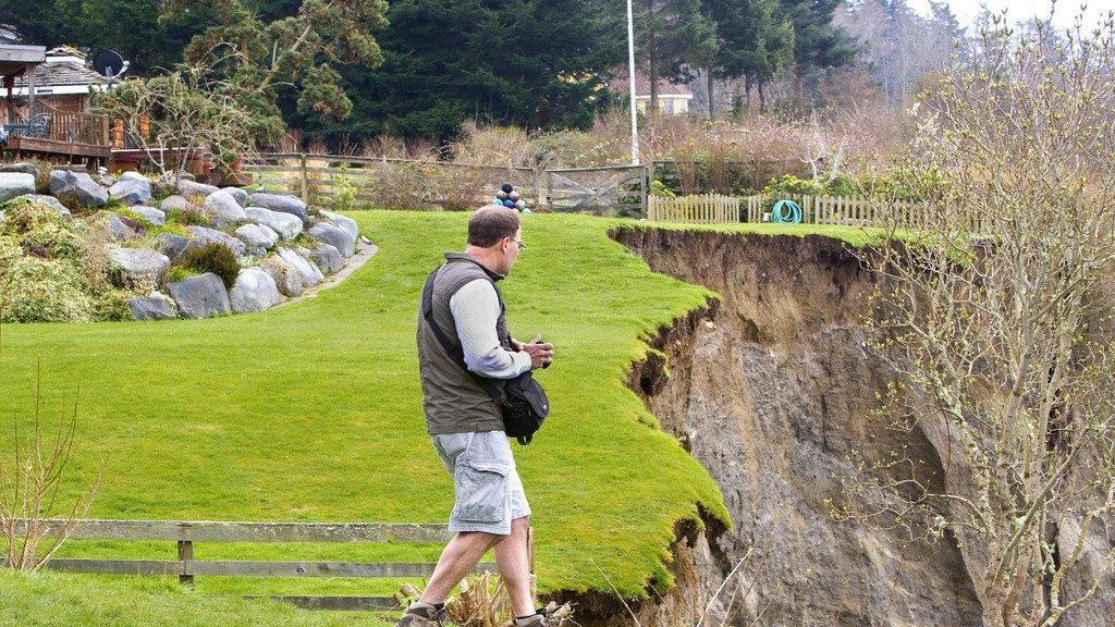 Massiver Erdrutsch auf Insel Whidbey im US-Bundesstaat Washington