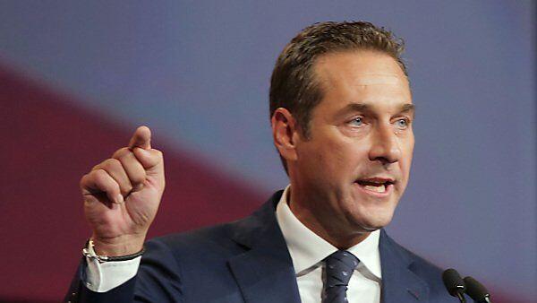 Strache bei FPÖ-Wahlkampfauftakt in Linz