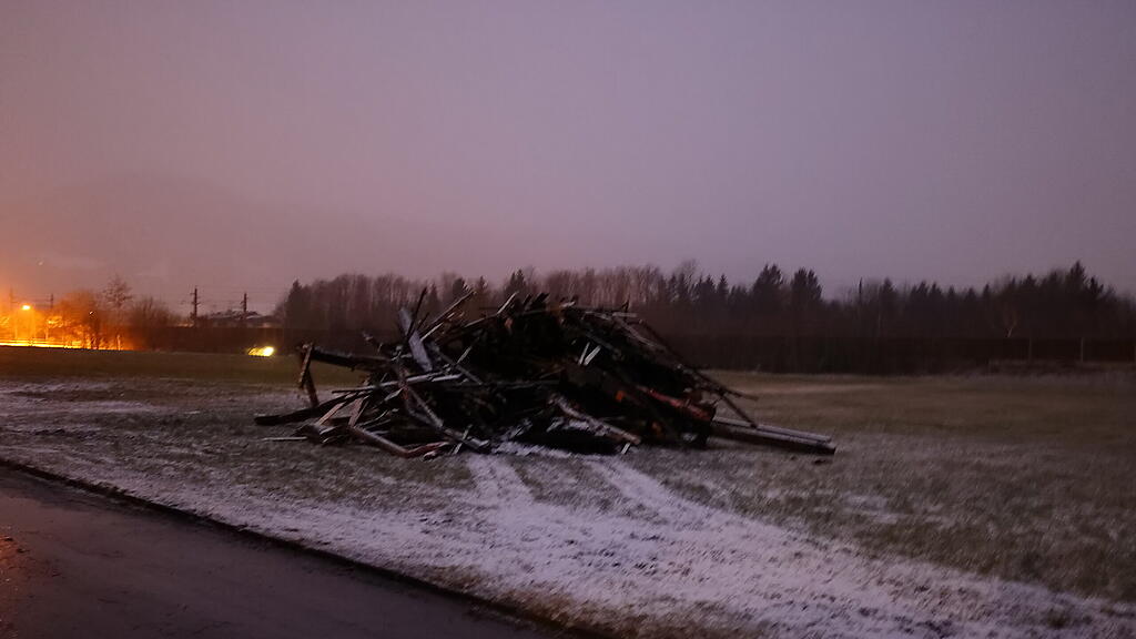 Brand auf Friedhof Puch