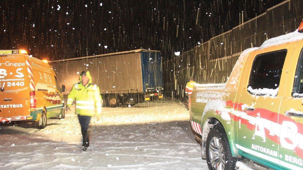 Sattelschlepper-Unfall auf A10