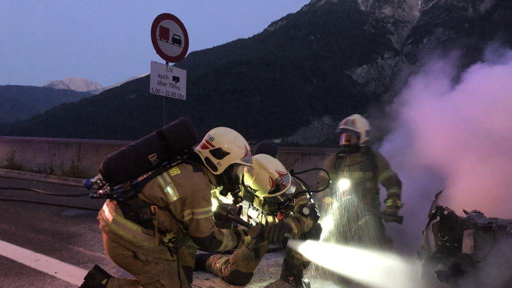 Pkw-Brand auf der A10