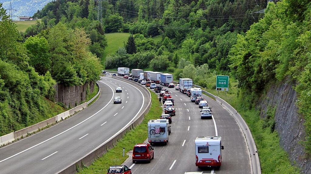 Stau am Pfingstsamstag in Salzburg II