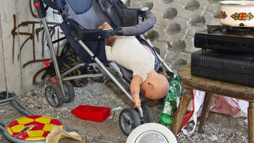 Bettlerlager unter der Autobahn