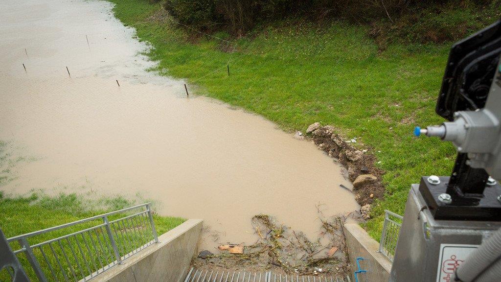 Wintereinbruch - Überflutungen in Straßwalchen