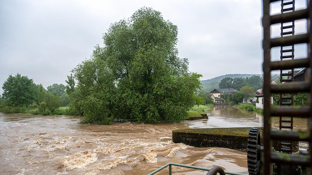 Überflutungen Deutschland nach Dauerregen