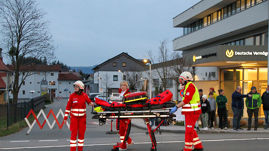 Groß-Übung der Feuerwehren in Oberndorf