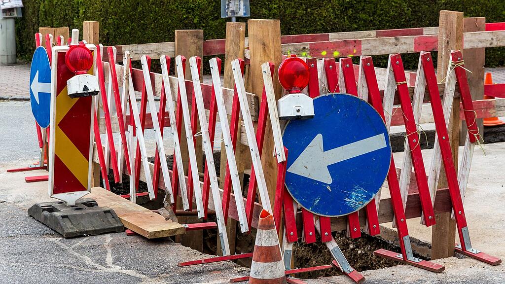 Durch die Bauarbeiten kann es zu Verzögerungen im Verkehr und Lärmbelästigungen kommen.