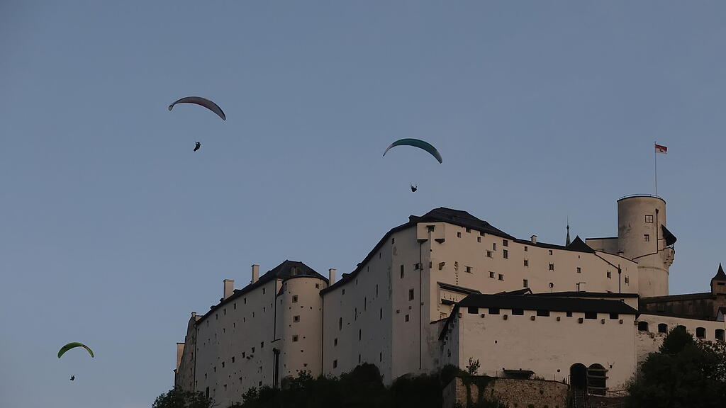 Festungsflug der Paragleiter