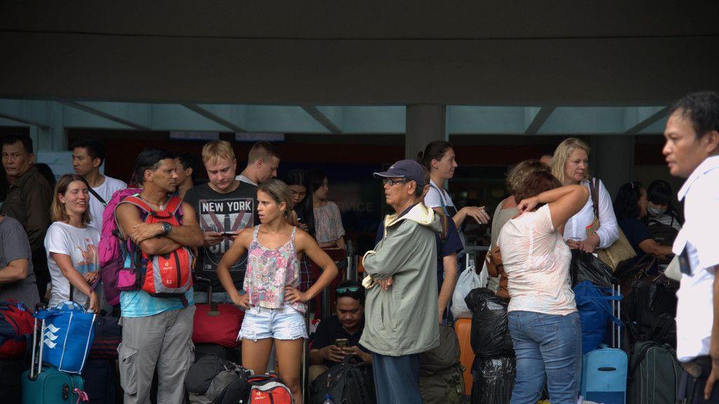 Warten am Flughafen