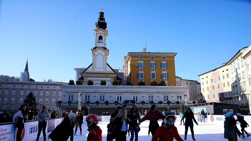 Eislaufen Mozartplatz