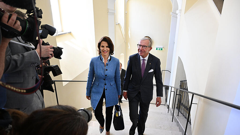 Haslauer übergibt an Edtstadler