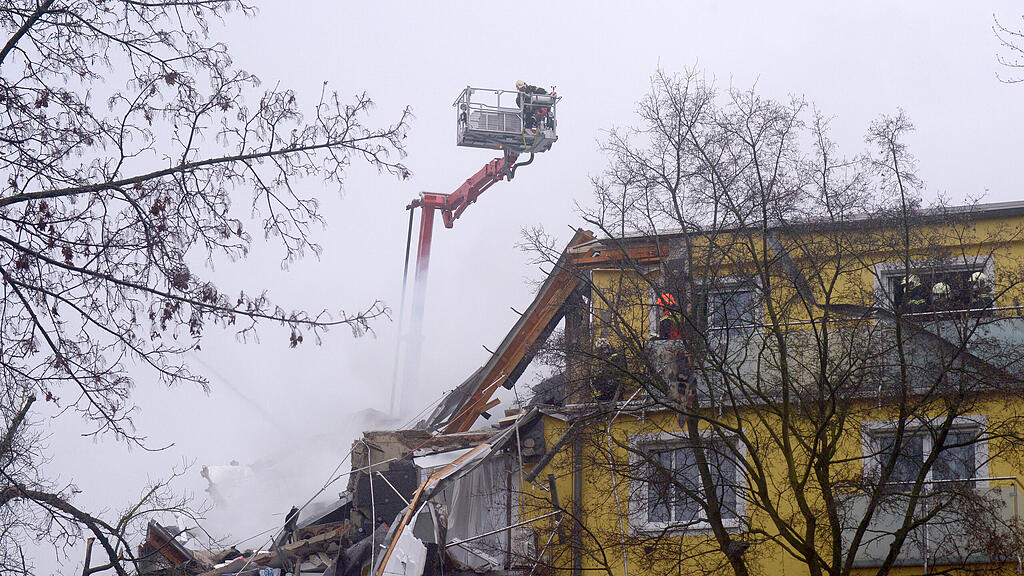 NIEDERÖSTERREICH EXPLOSION IN MEHRPARTEIENHAUS IN LANGENZERSDORF =.jpg