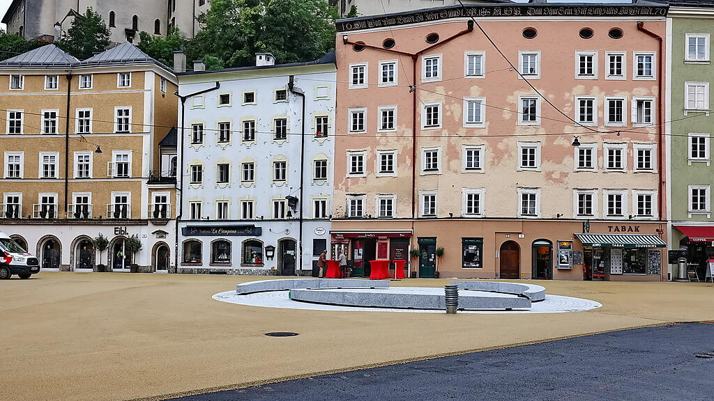 Kajetanerplatz Asphaltierungsarbeiten Endspurt