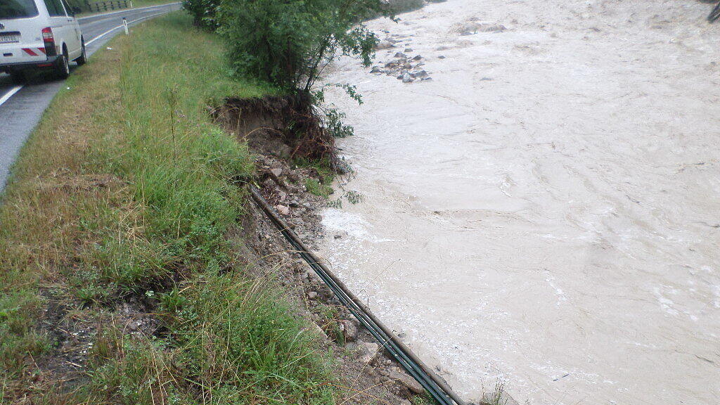 Hochwasser in Ru\u00dfbach am Pass Gsch\u00fctt
