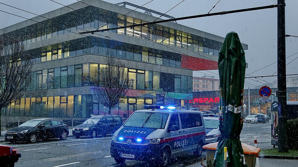 20231222_fmt__Prügelei_im_Lift_KJ003.JPG
