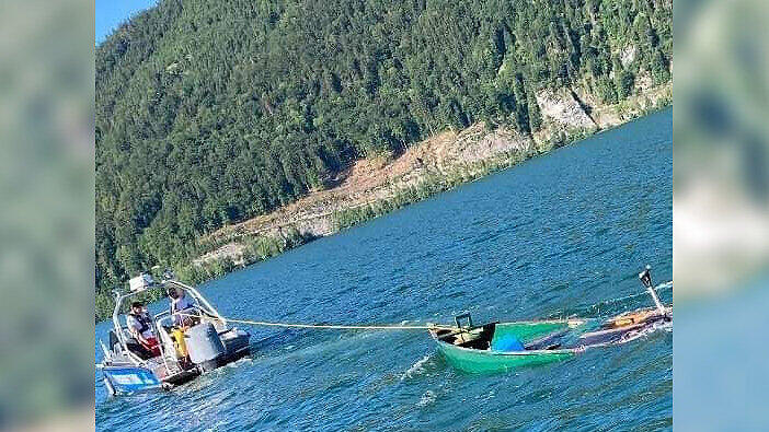 Sturm zieht auf: Wasserrettung bringt Boote am Mondsee in Sicherheit