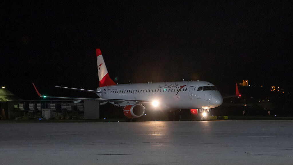 Letzter Flieger landet vorerst in Salzburg