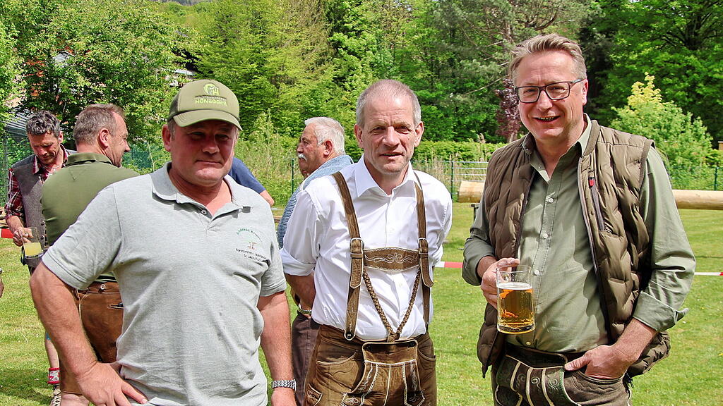 Maibaumaufstellen in St. Jakob am Thurn