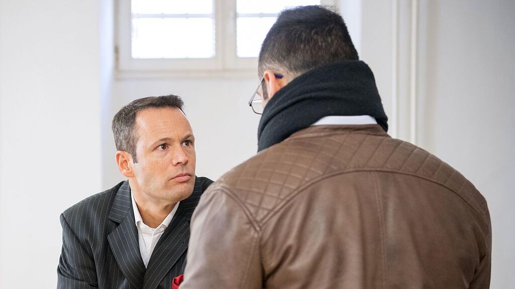 Der mutmaßliche IS-Unterstützer musste sich am Montag vor Gericht verantworten.