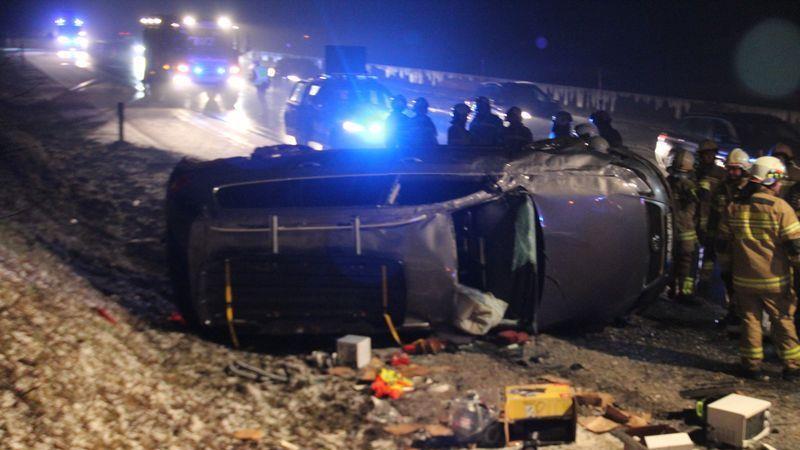 Mehrfachüberschlag auf A1 bei Mondsee: Mehrere Personen verletzt
