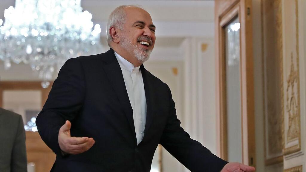 Die Symbolik stimmt: Zarif mit offenen Armen
