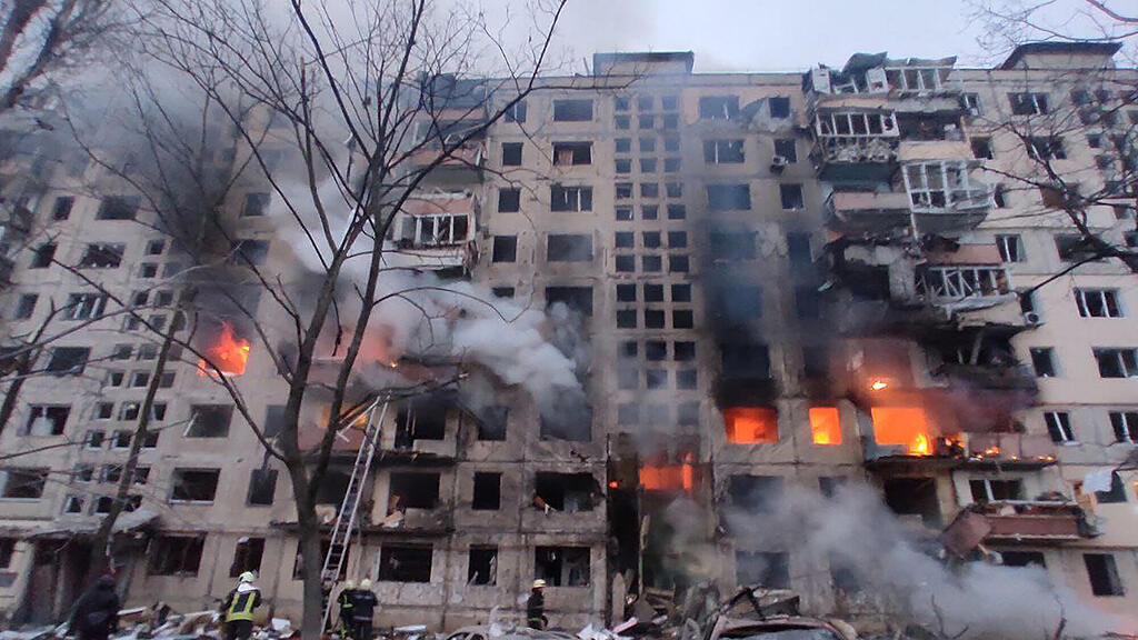 Ukraine-Krieg Tag 19: Brand Hochhaus Kiew