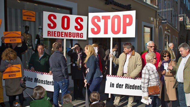 Demos vor dem Rathaus I