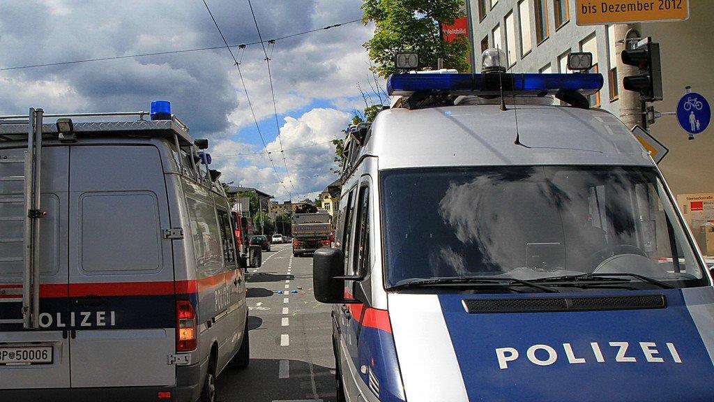 Radfahrerin von Lkw überrollt