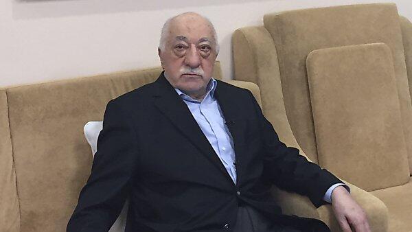 Gülen und Erodogan beschuldigen sich gegenseitig für den Putsch