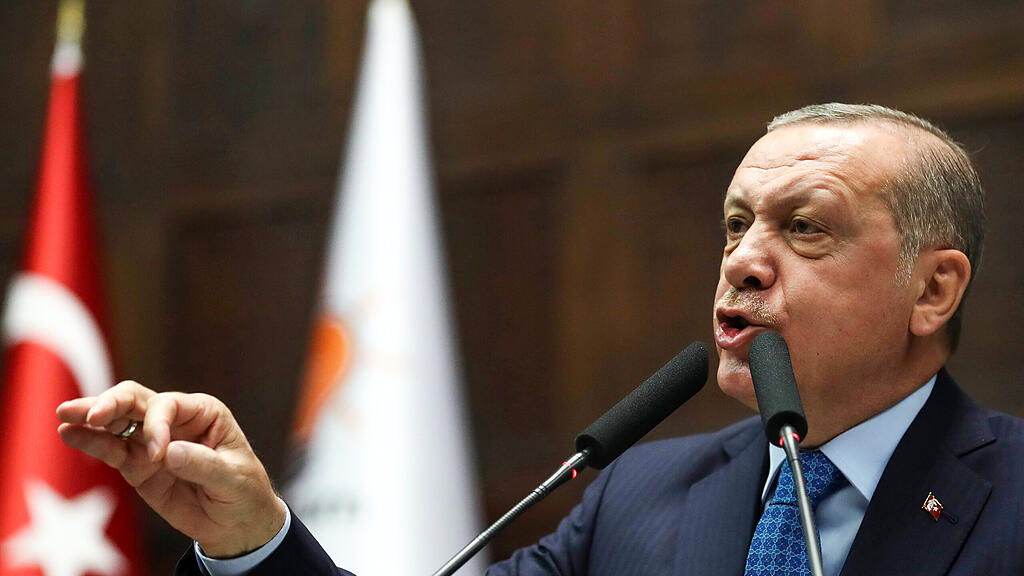 Erdogan kündigt Neuwahlen an.