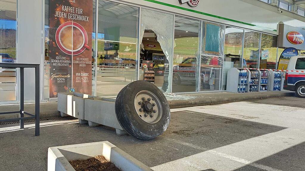 Kasern_Lkw-Unfall