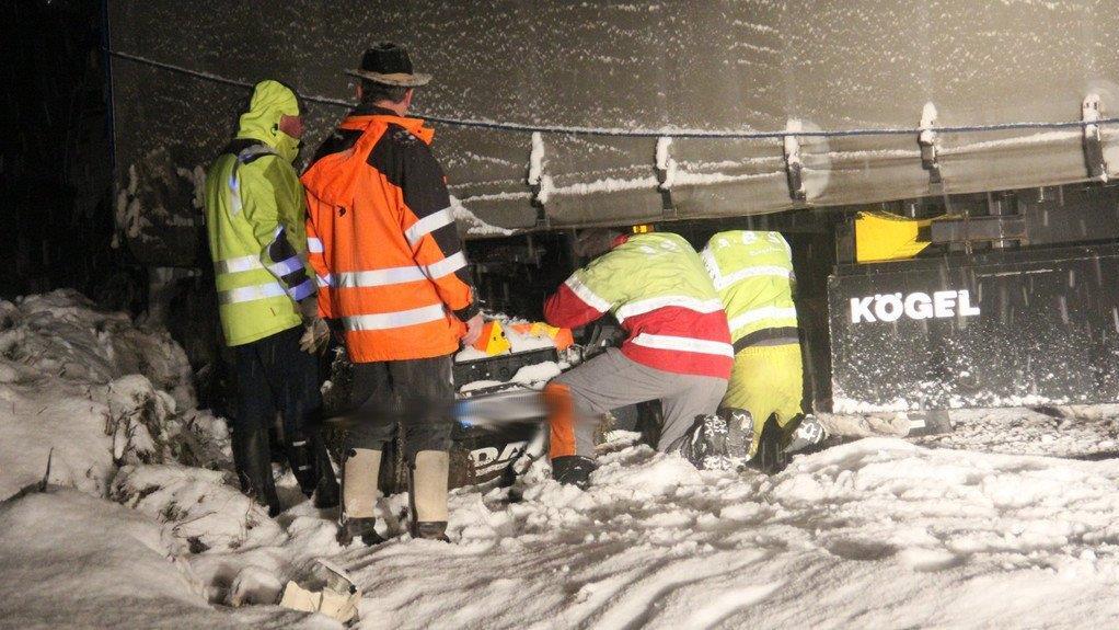 Sattelschlepper-Unfall auf A10